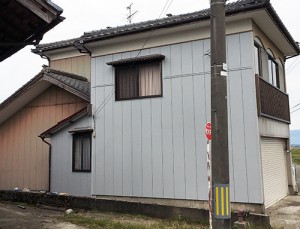 新潟市北区Y様邸リフォーム事例　車庫の外壁張替え後