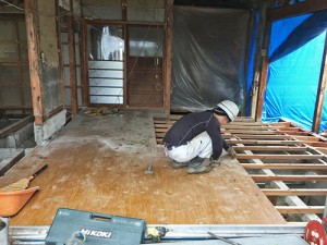 新潟市北区Y様邸リフォーム事例　床の解体